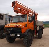 bérelhető MERCEDES UNIMOG emelőkosaras terepjáró tgk.